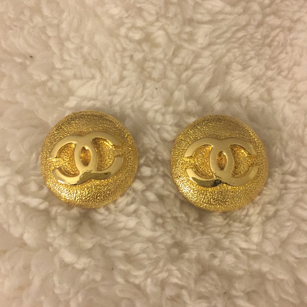 Chanel Shiny Golden CC Earrings